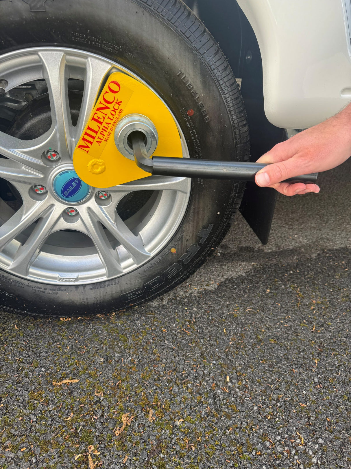 Alpha Wheel Lock Gold MILENCO