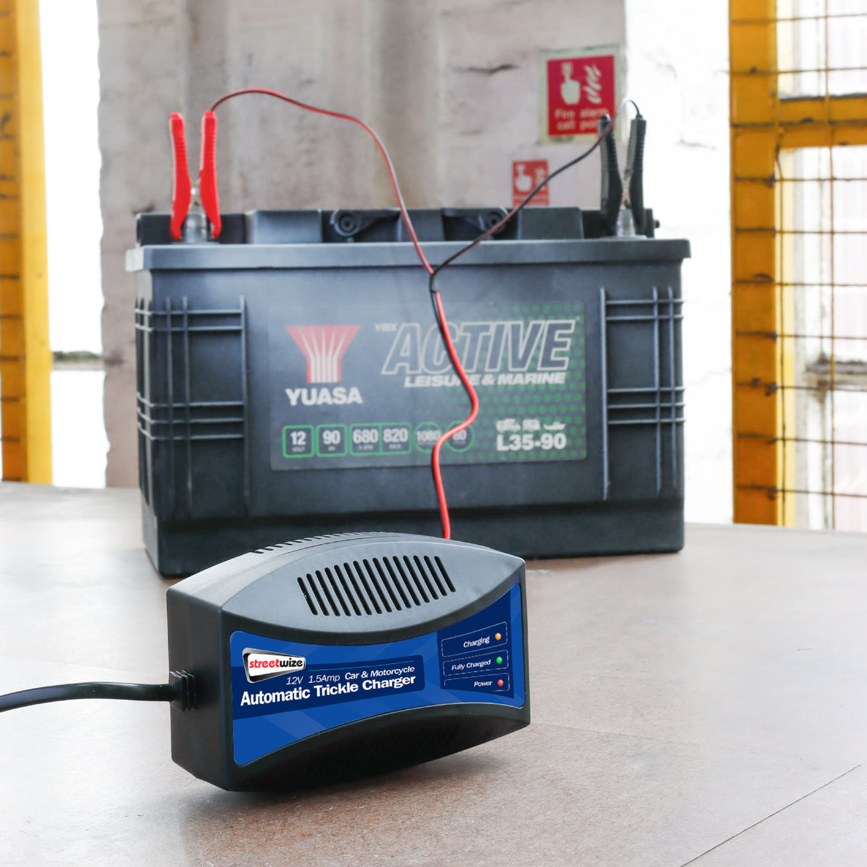 Streetwize 12V Automatic Trickle Charger Streetwize