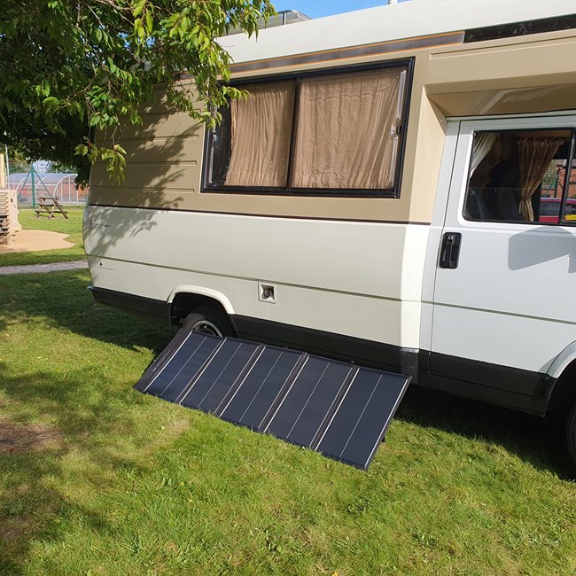 Solar Technology 200W Fold Up Solar Panel Solar Technology International